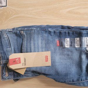 NWT Levi's